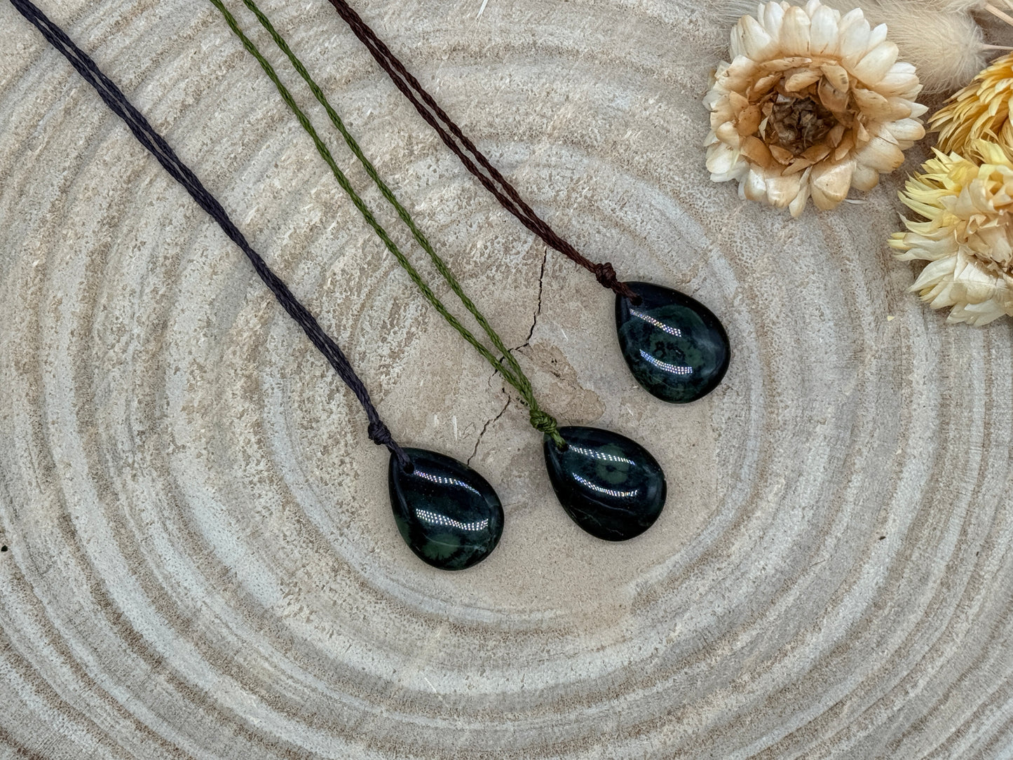 Makramee Choker Halbedelstein Kette grünes Auge