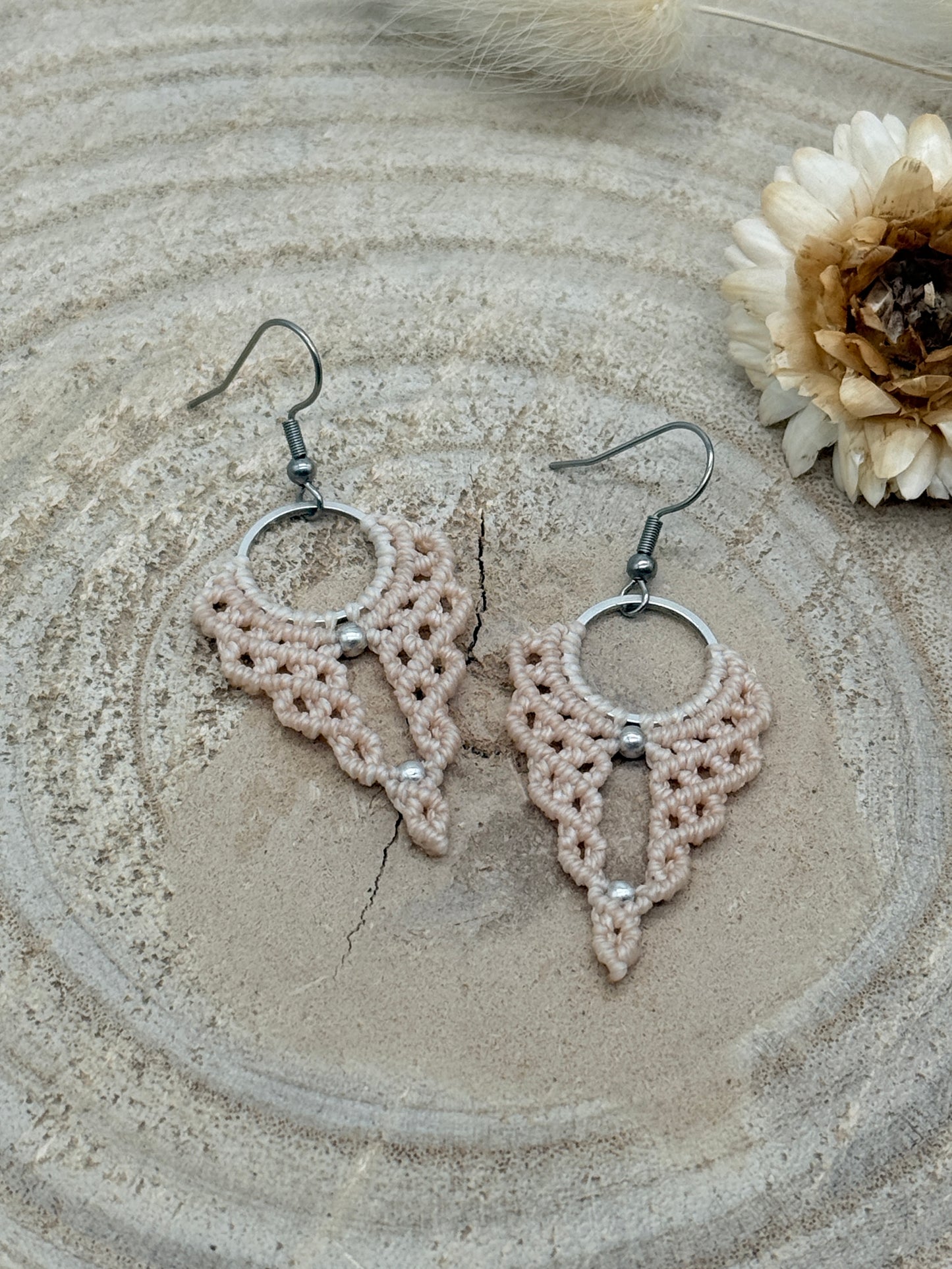 Einzigartiger Makramee Ohrhaenger Ohrring Claire (1 Paar)