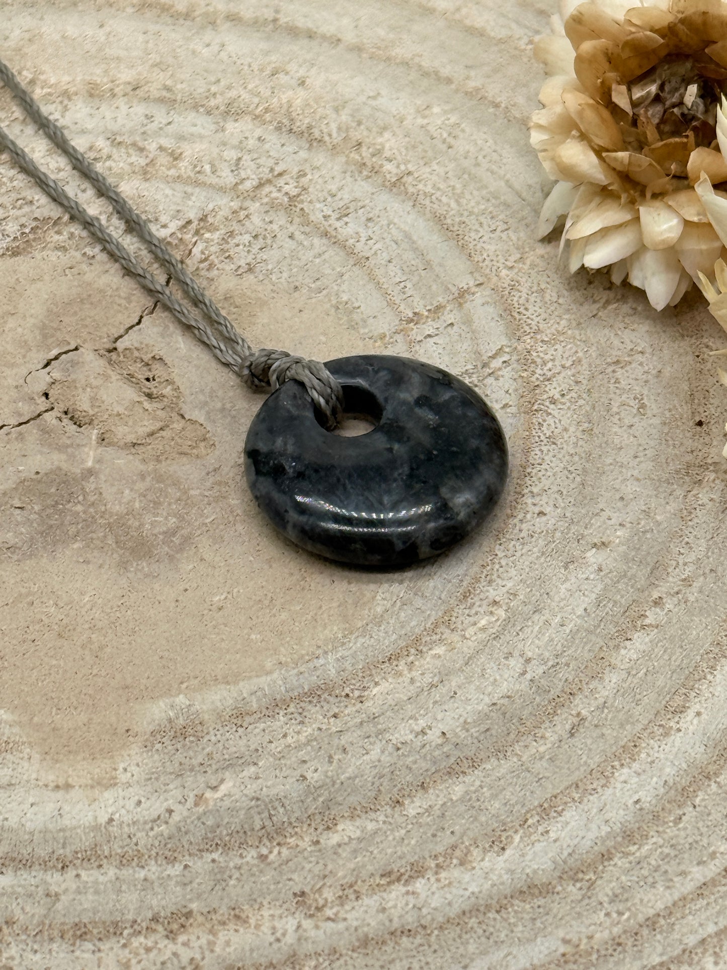 Makramee Choker Halbedelstein Kette Larvikit