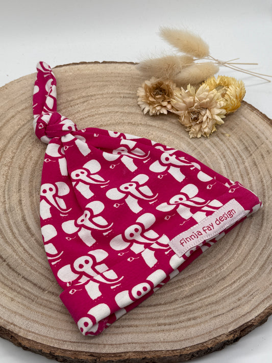 Babymütze mit Knoten – rosa mit Elefanten Motiven