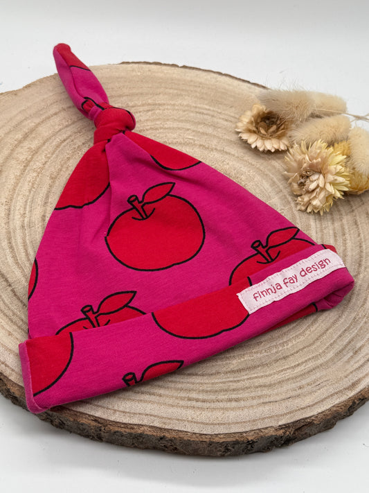 Babymütze mit Knoten – rosa mit Apfel Motiven Gr. 62/68