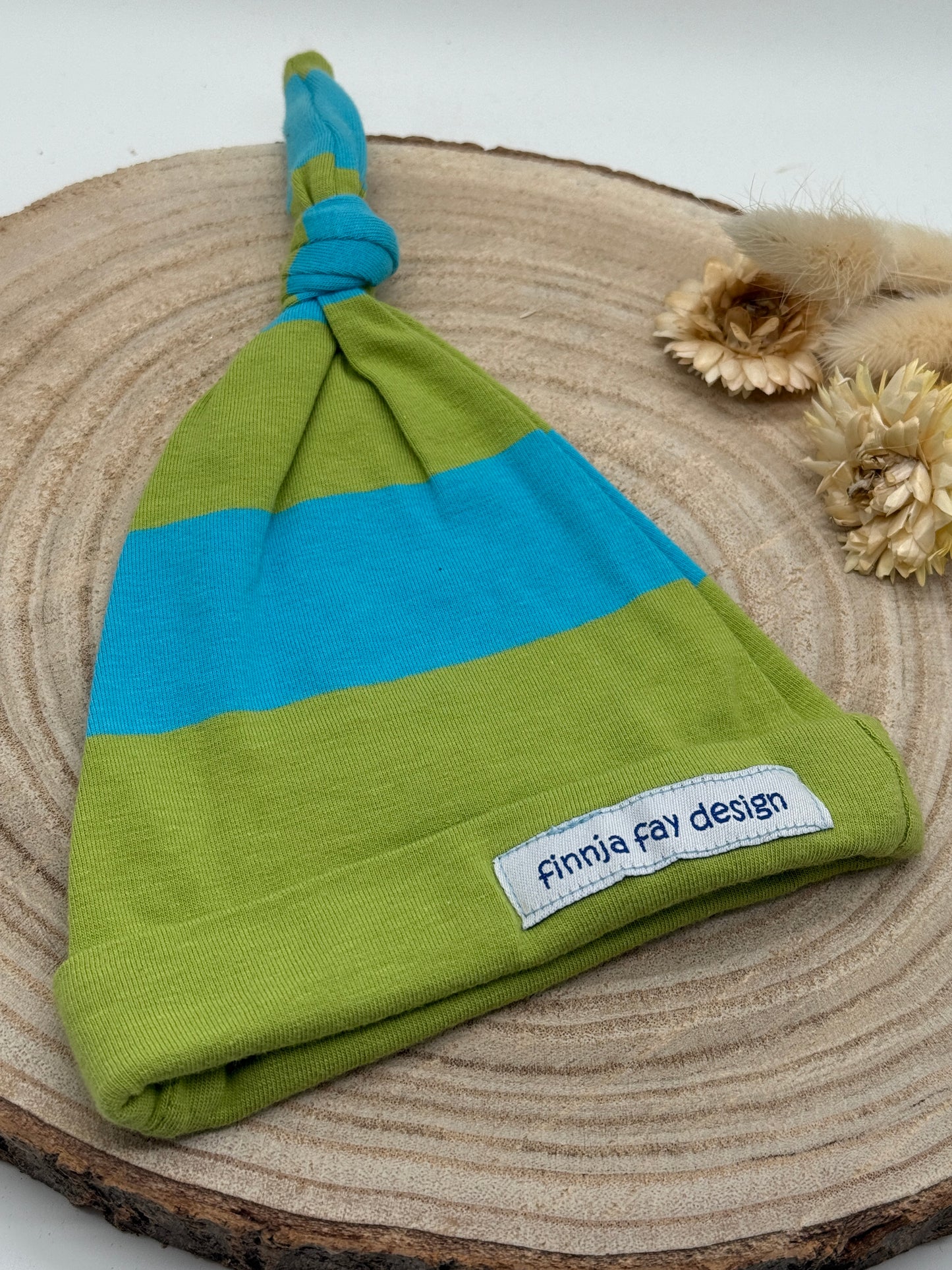 Babymütze mit Knoten – grün-blauen mit Streifen Muster Gr. 56