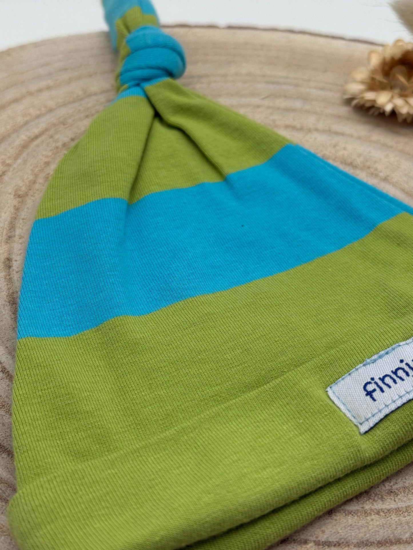 Babymütze mit Knoten – grün-blauen mit Streifen Muster Gr. 56