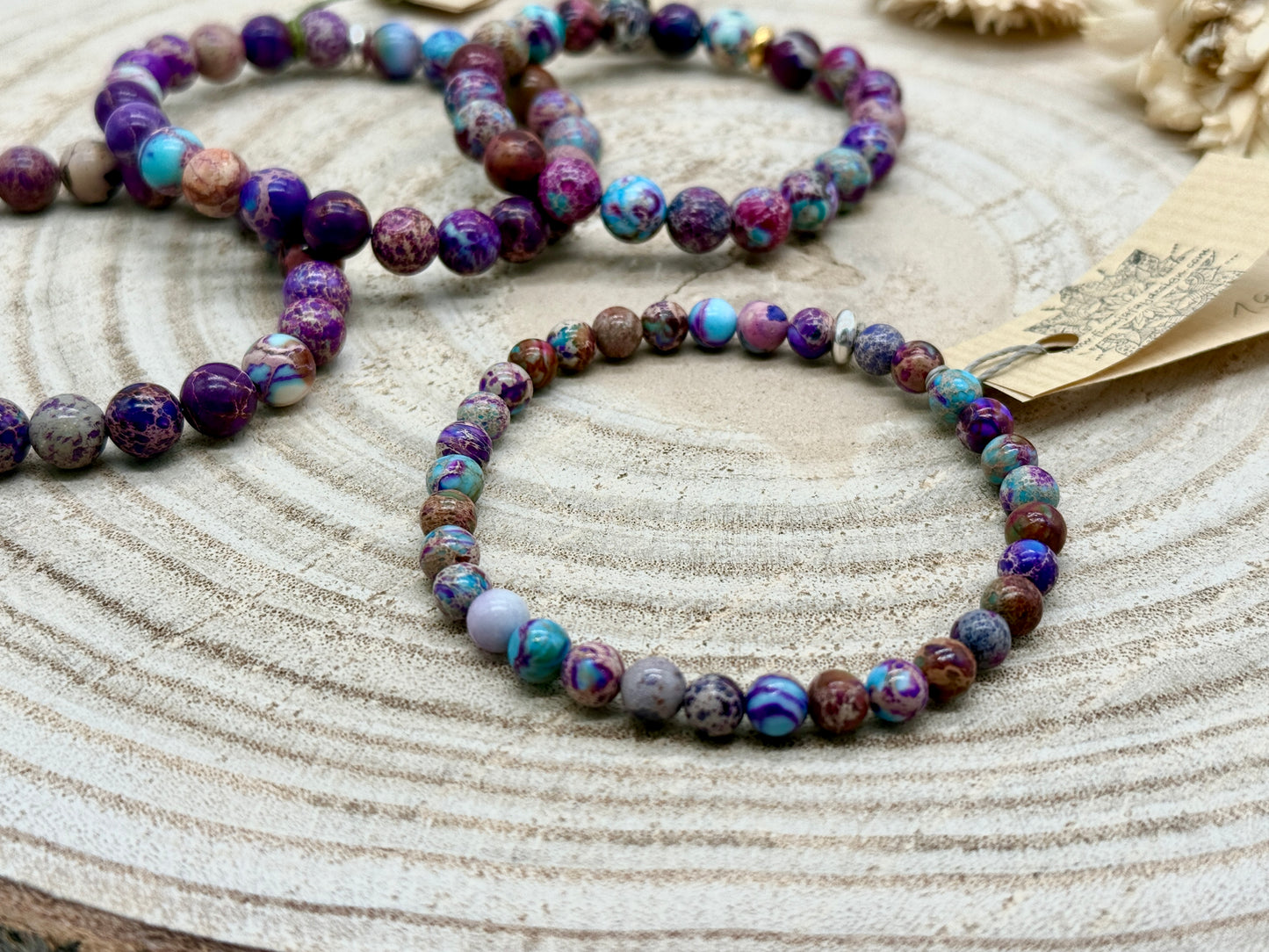 Elastisches Edelstein Armband mit lila Jaspis Perlen