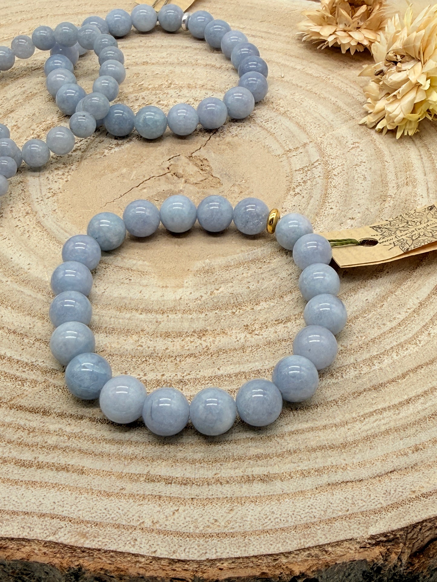 Elastisches Edelstein Armband mit blauen Chalcedon Perlen
