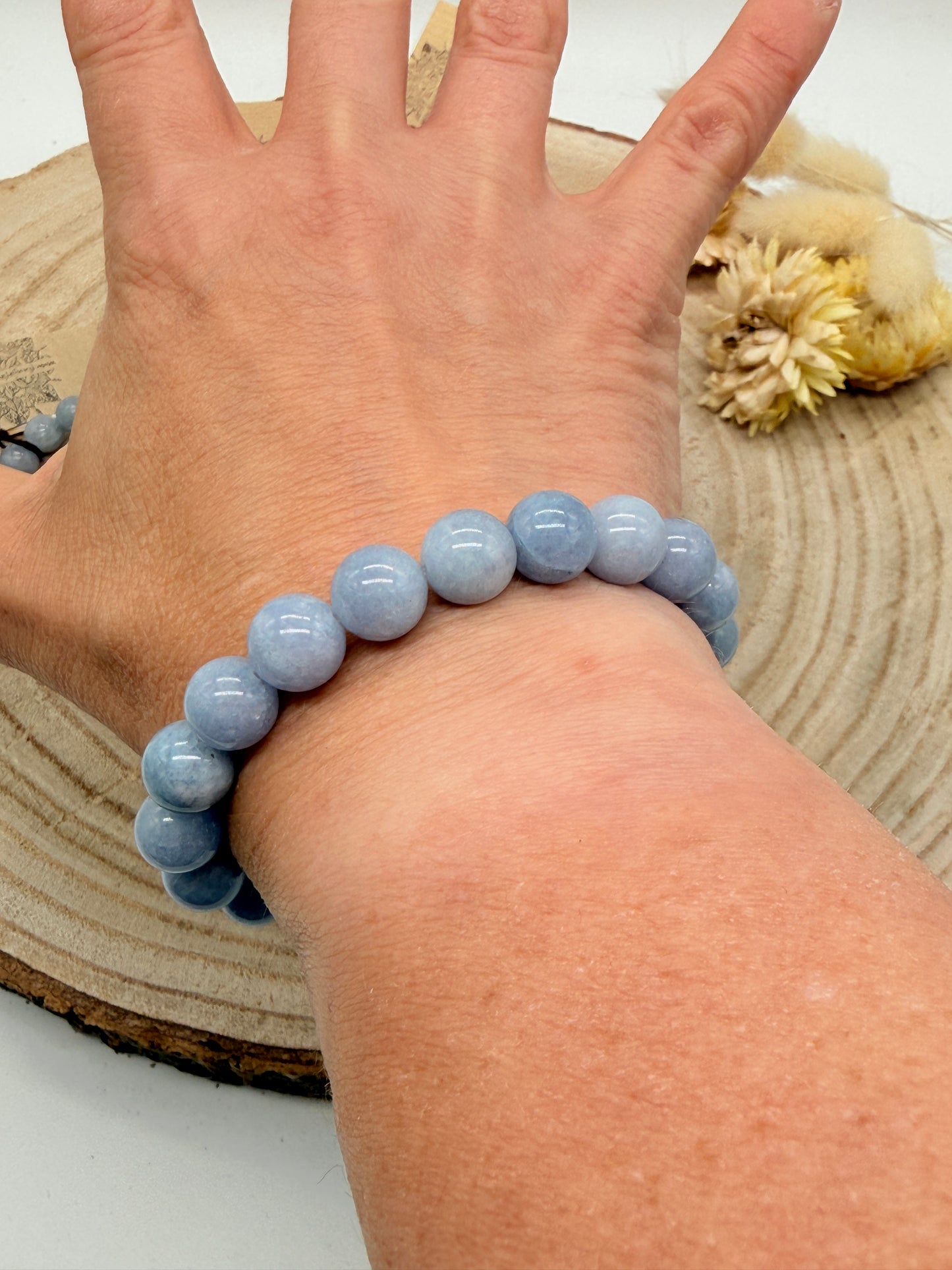 Elastisches Edelstein Armband mit blauen Chalcedon Perlen