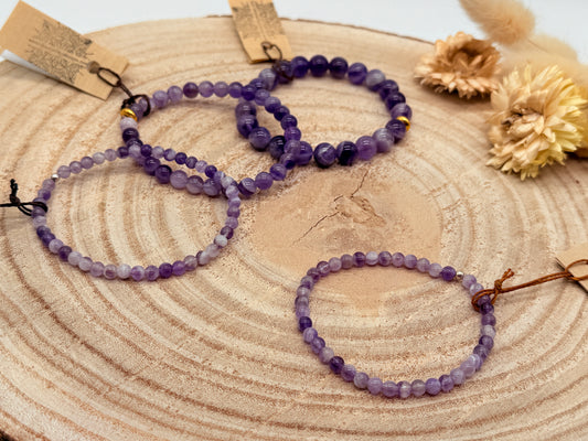 Elastisches Edelstein Armband mit Amethyst Perlen
