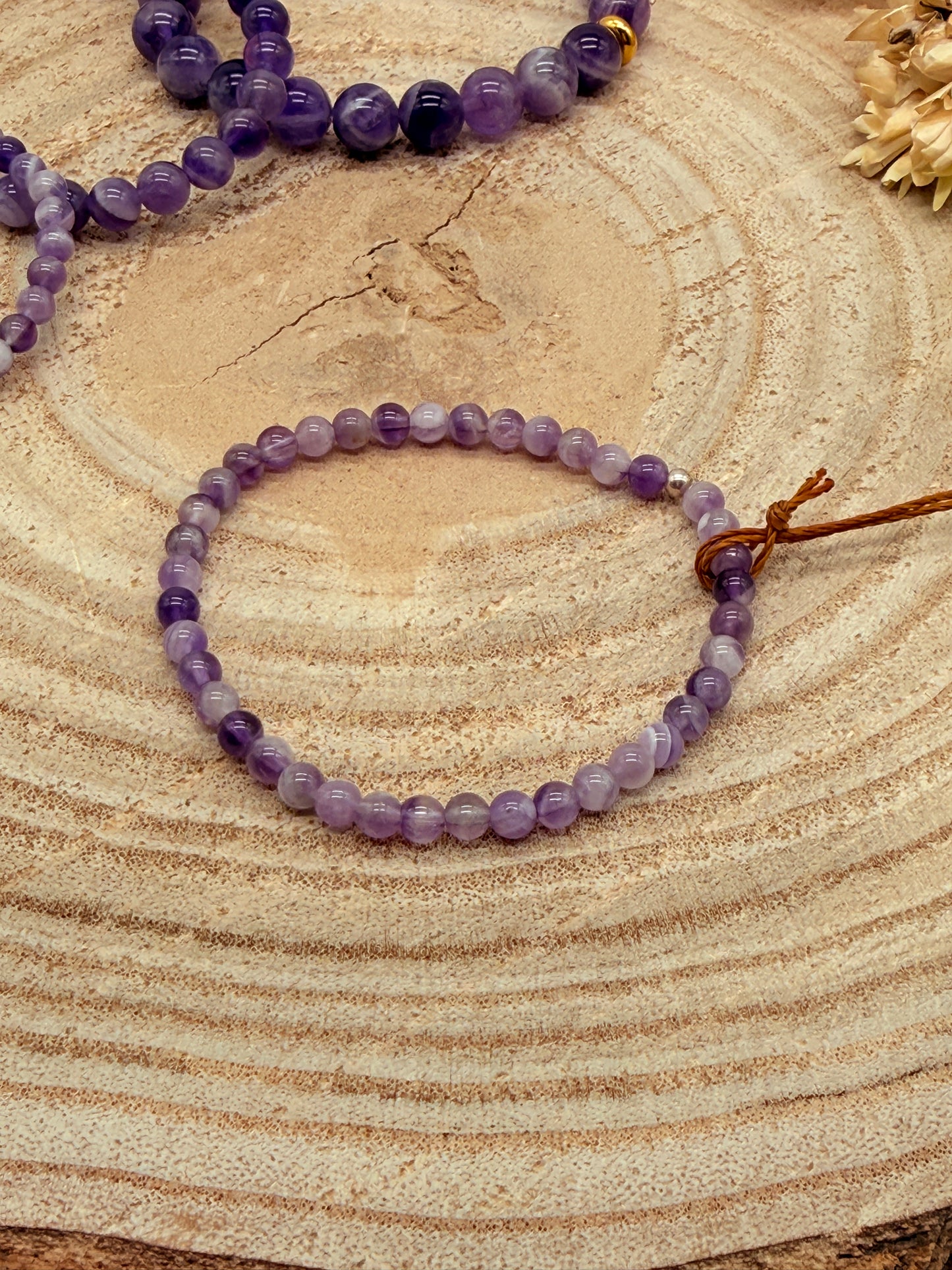 Elastisches Edelstein Armband mit Amethyst Perlen