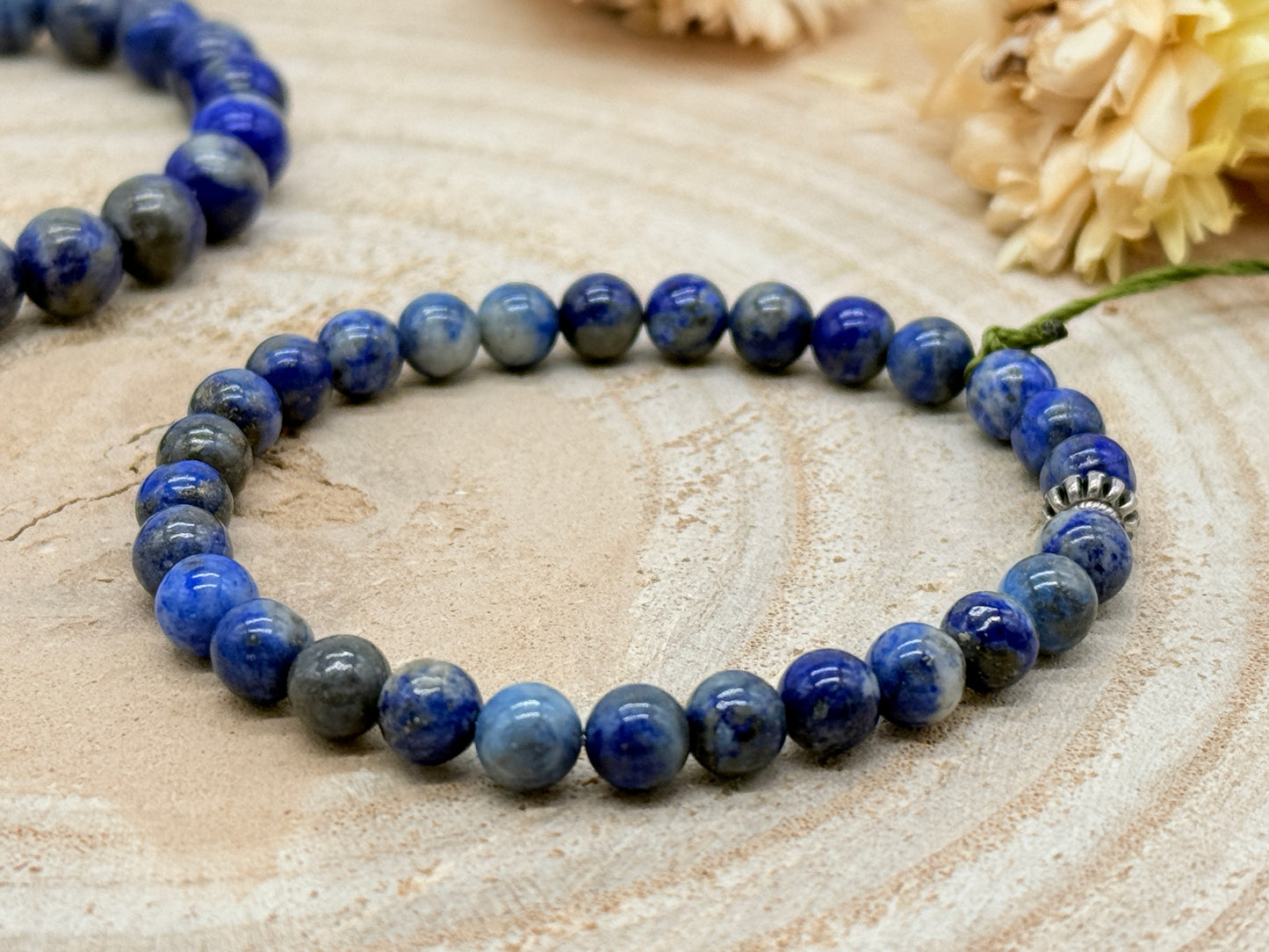 Elastisches Edelstein Armband mit Lapislazuli Perlen