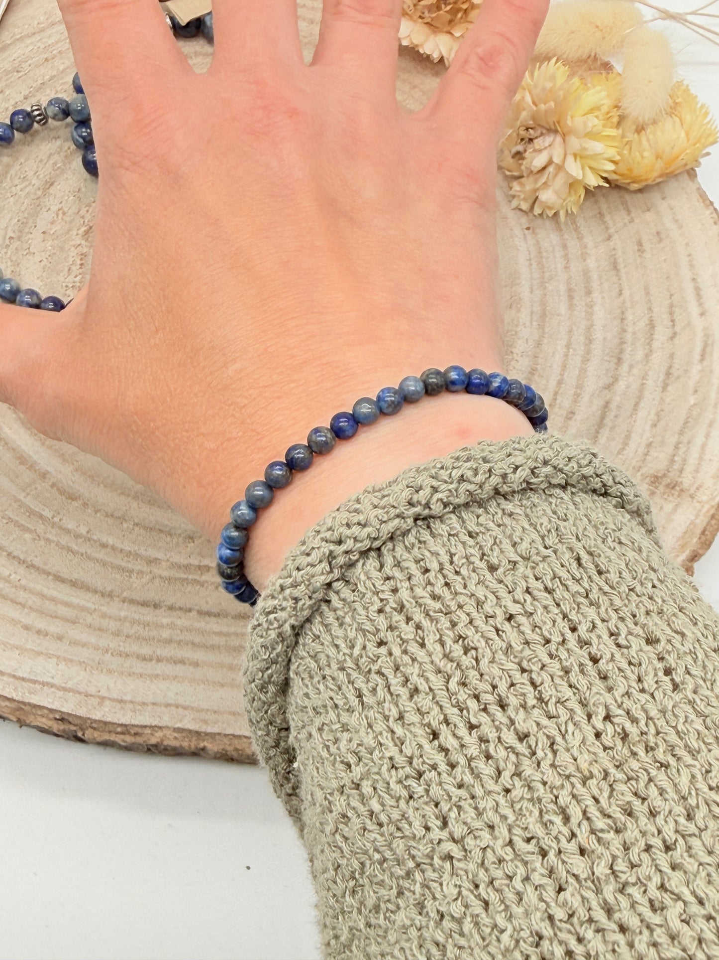 Elastisches Edelstein Armband mit Lapislazuli Perlen
