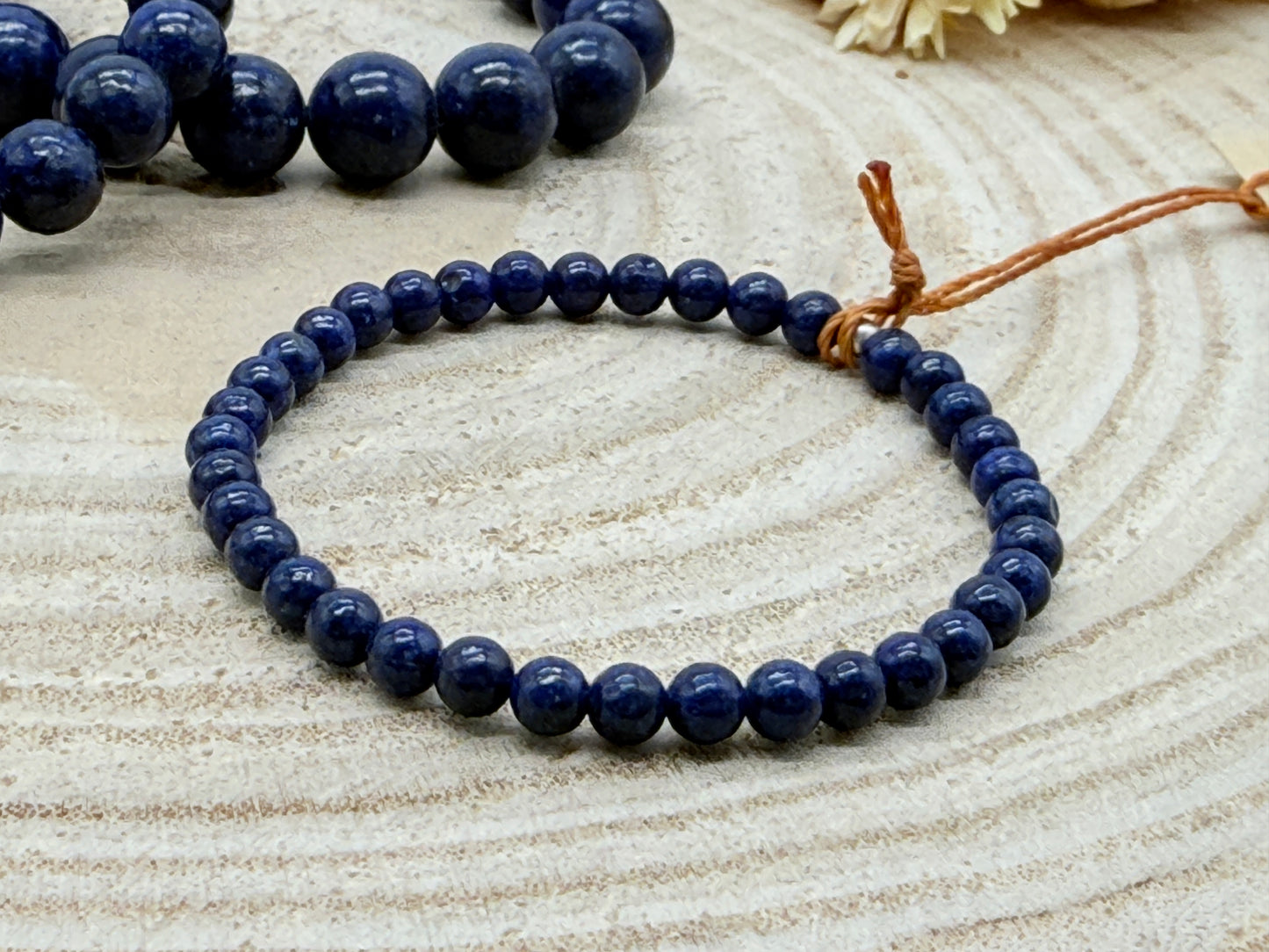 Elastisches Edelstein Armband mit Lapislazuli Perlen