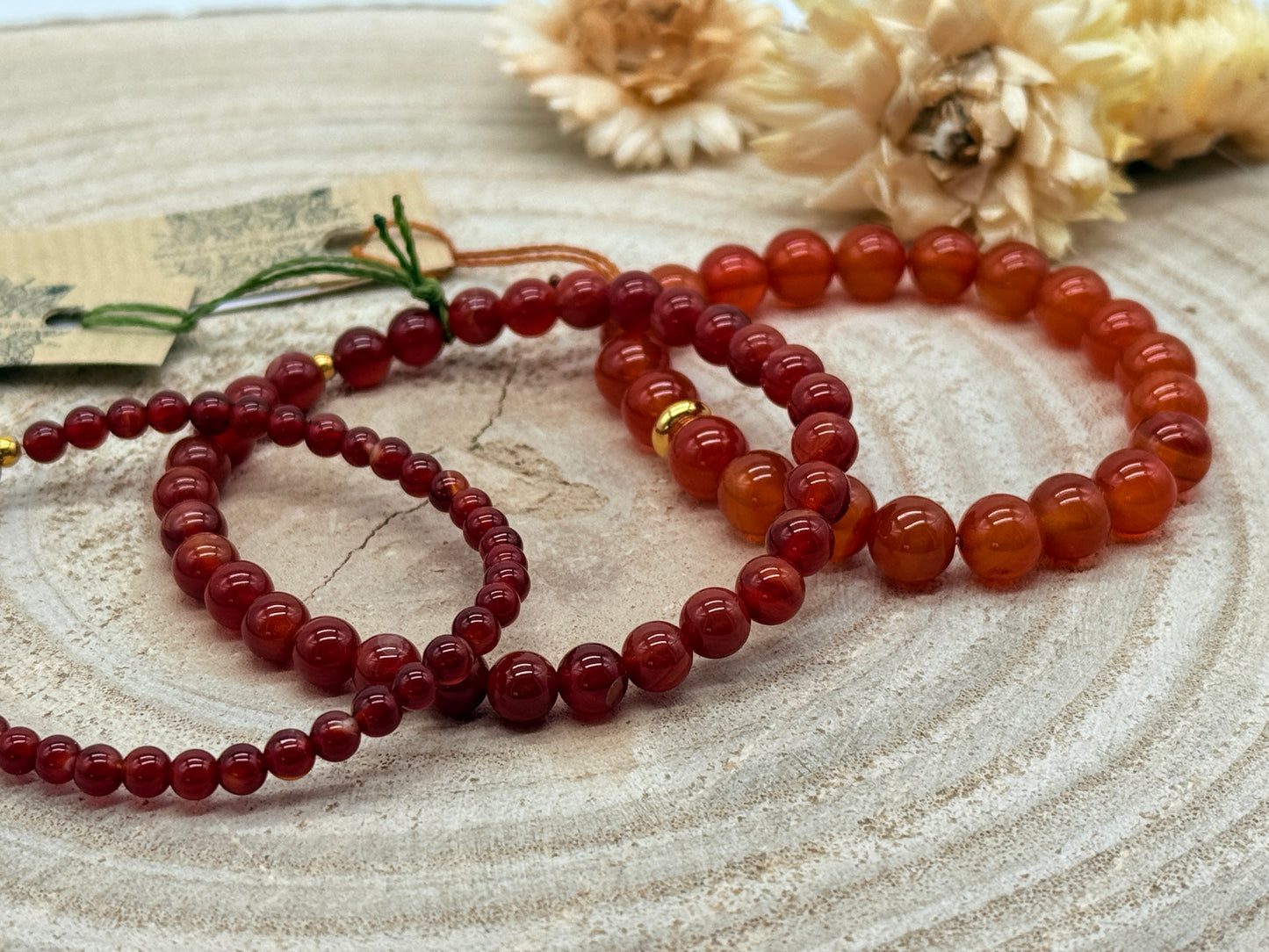 Elastisches Edelstein Armband mit rote Achat Perlen