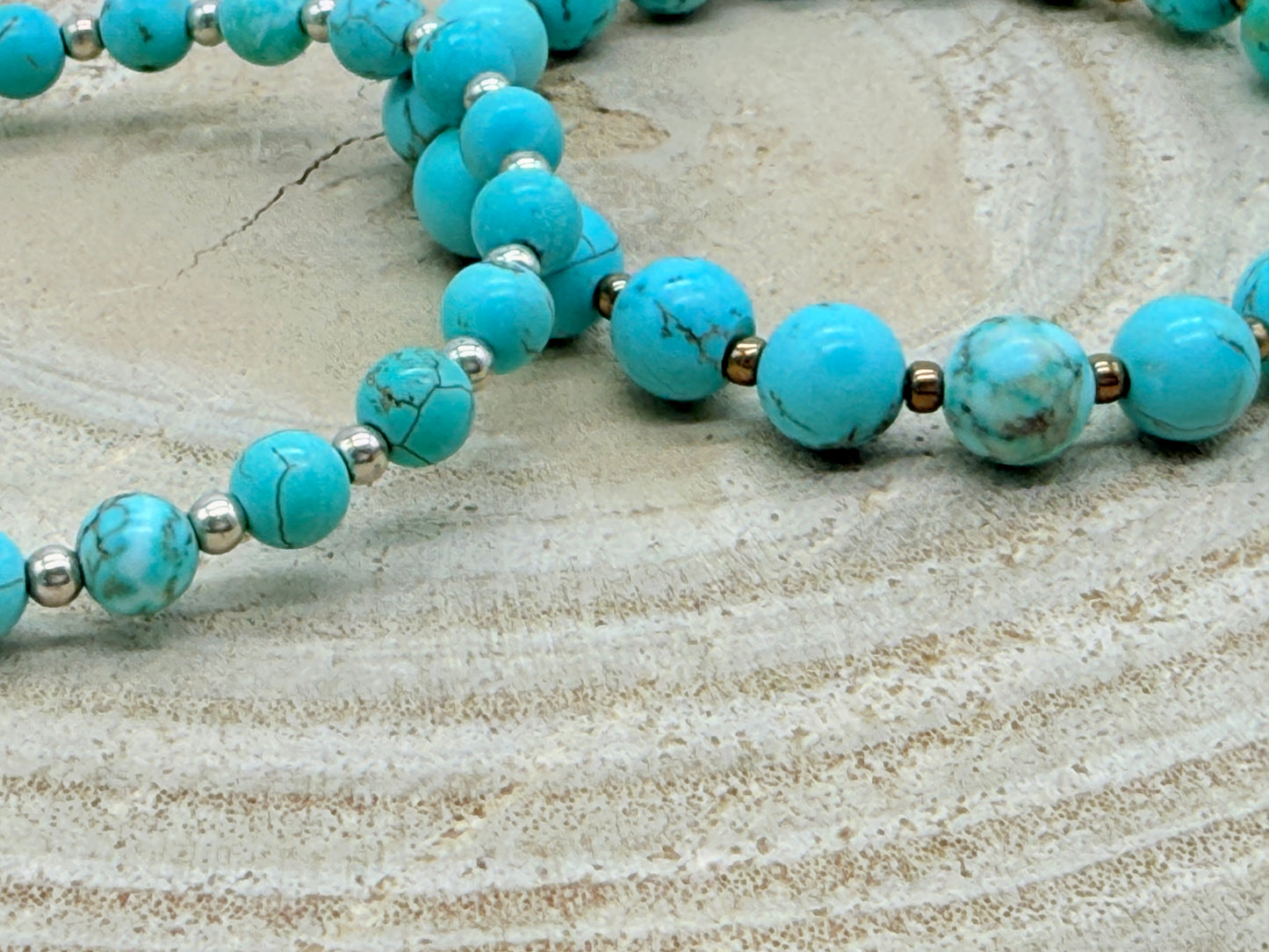 Elastisches Edelstein Armband mit Türkis Perlen
