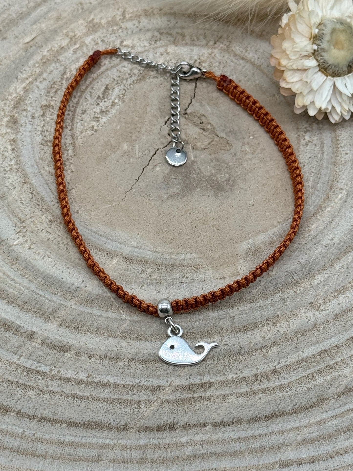 Makramee Fusskettchen Fussbändchen Schmuck Boho Hippie mit silberfarbenen Edelstahl Anhänger kleiner Wal