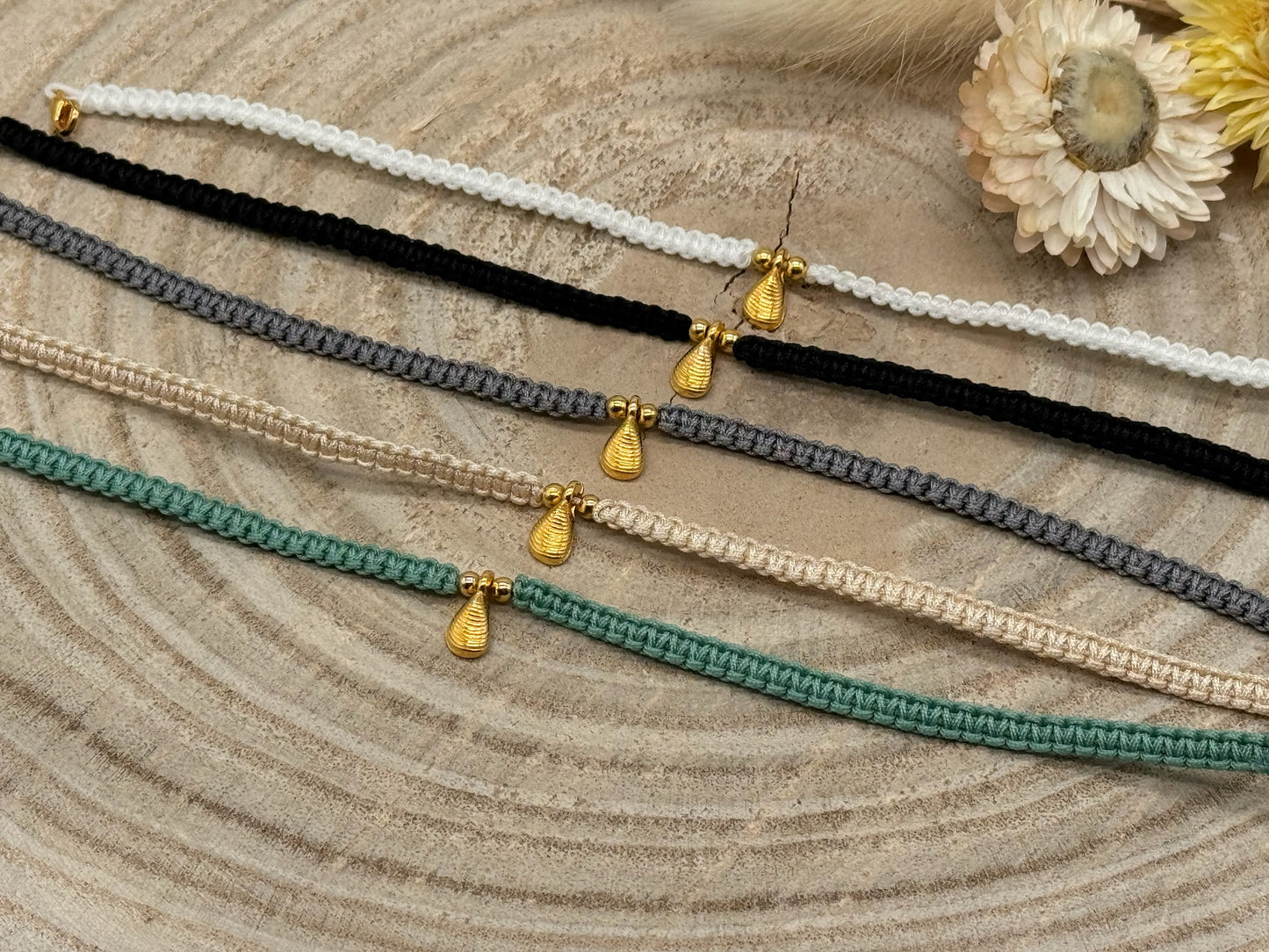 Makramee Fusskettchen Fussbändchen Schmuck Boho Hippie mit goldfarbenen Edelstahl Anhänger Muschel