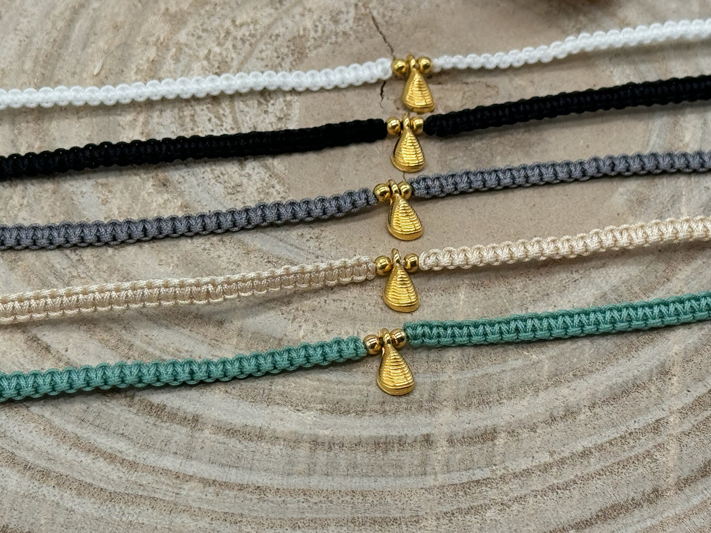 Makramee Fusskettchen Fussbändchen Schmuck Boho Hippie mit goldfarbenen Edelstahl Anhänger Muschel