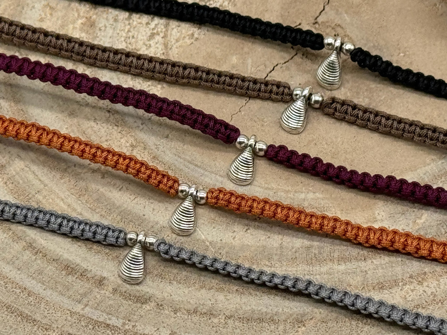 Makramee Fusskettchen Fussbändchen Schmuck Boho Hippie mit silberfarbenen Edelstahl Anhänger Muschel