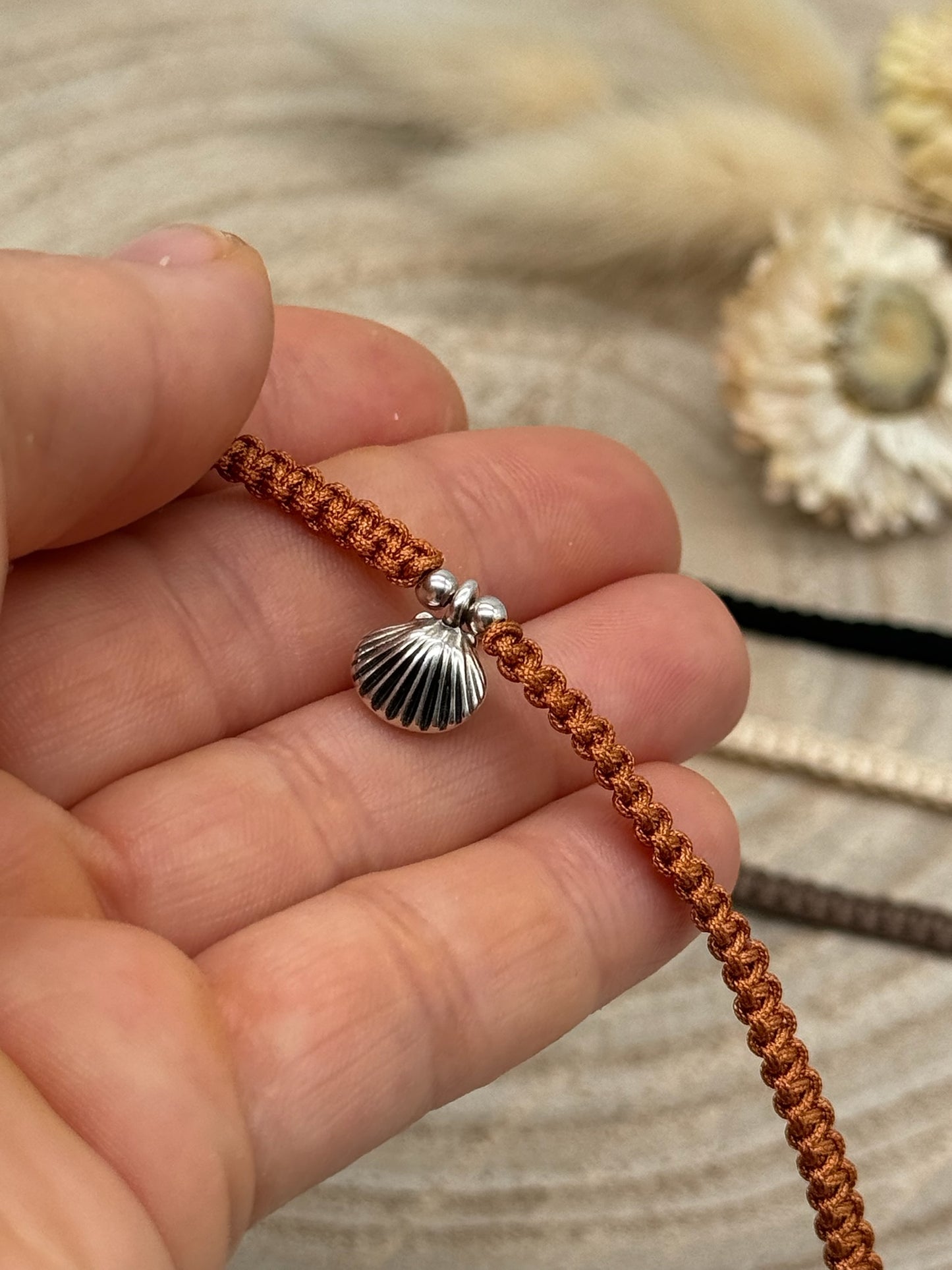 Makramee Fusskettchen Fussbändchen Schmuck Boho Hippie mit silberfarbenen Edelstahl Anhänger Muschel II