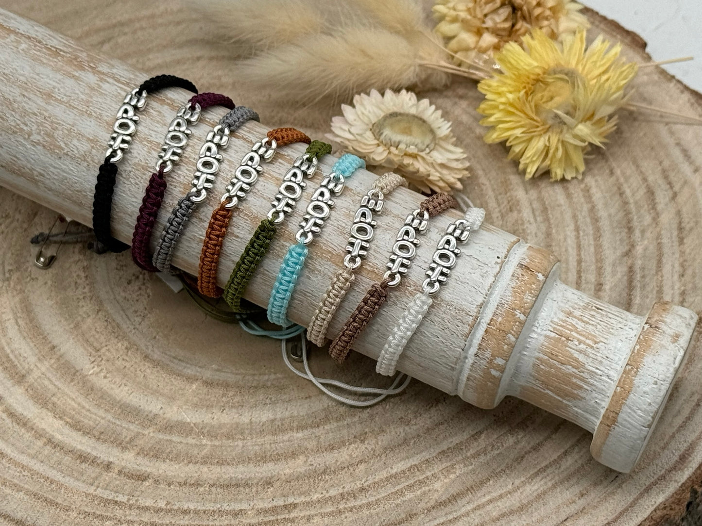 Makrameearmband Freundschaftsarmband Schmuck Armband mit silberfarbenen Edelstahl Anhänger HOPE Schrift