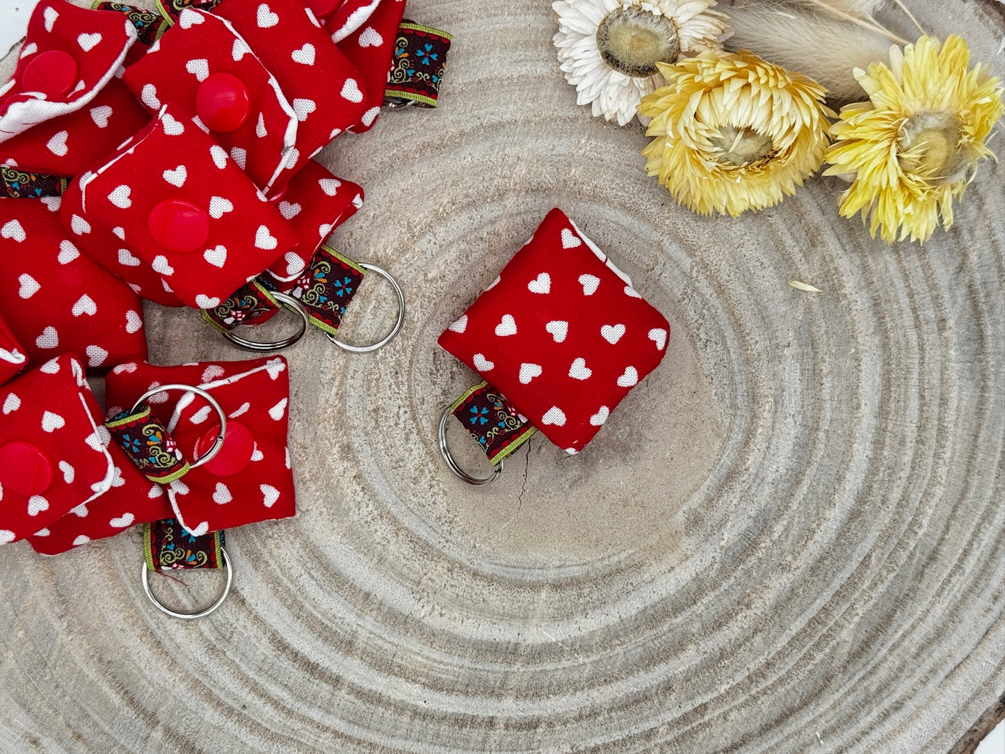 Schlüsselanhänger Mini Tasche mit Einkaufswagenchip praktische Mini Geldbörse rot mit Herzen