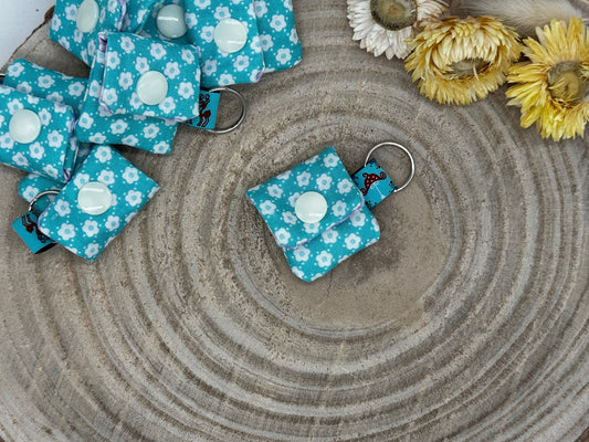 Schlüsselanhänger Mini Tasche mit Einkaufswagenchip praktische Mini Geldbörse hellblau mit Blumen