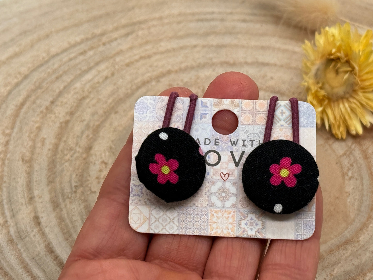 Retro Knopf Haargummi Blumen mix schwarz pink