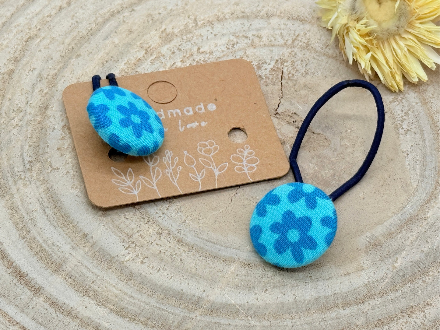 Retro Knopf Haargummi Blumen blau