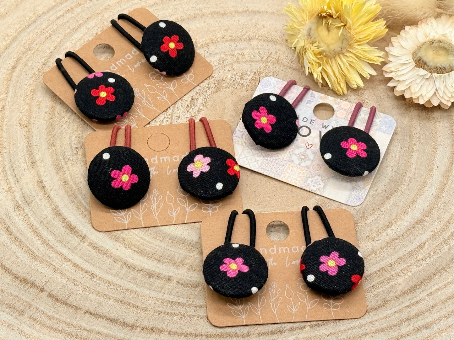 Retro Knopf Haargummi Blumen mix schwarz pink