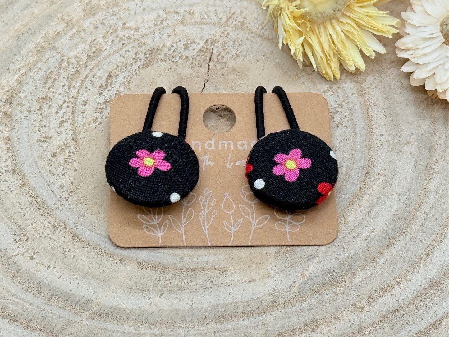 Retro Knopf Haargummi Blumen mix schwarz pink