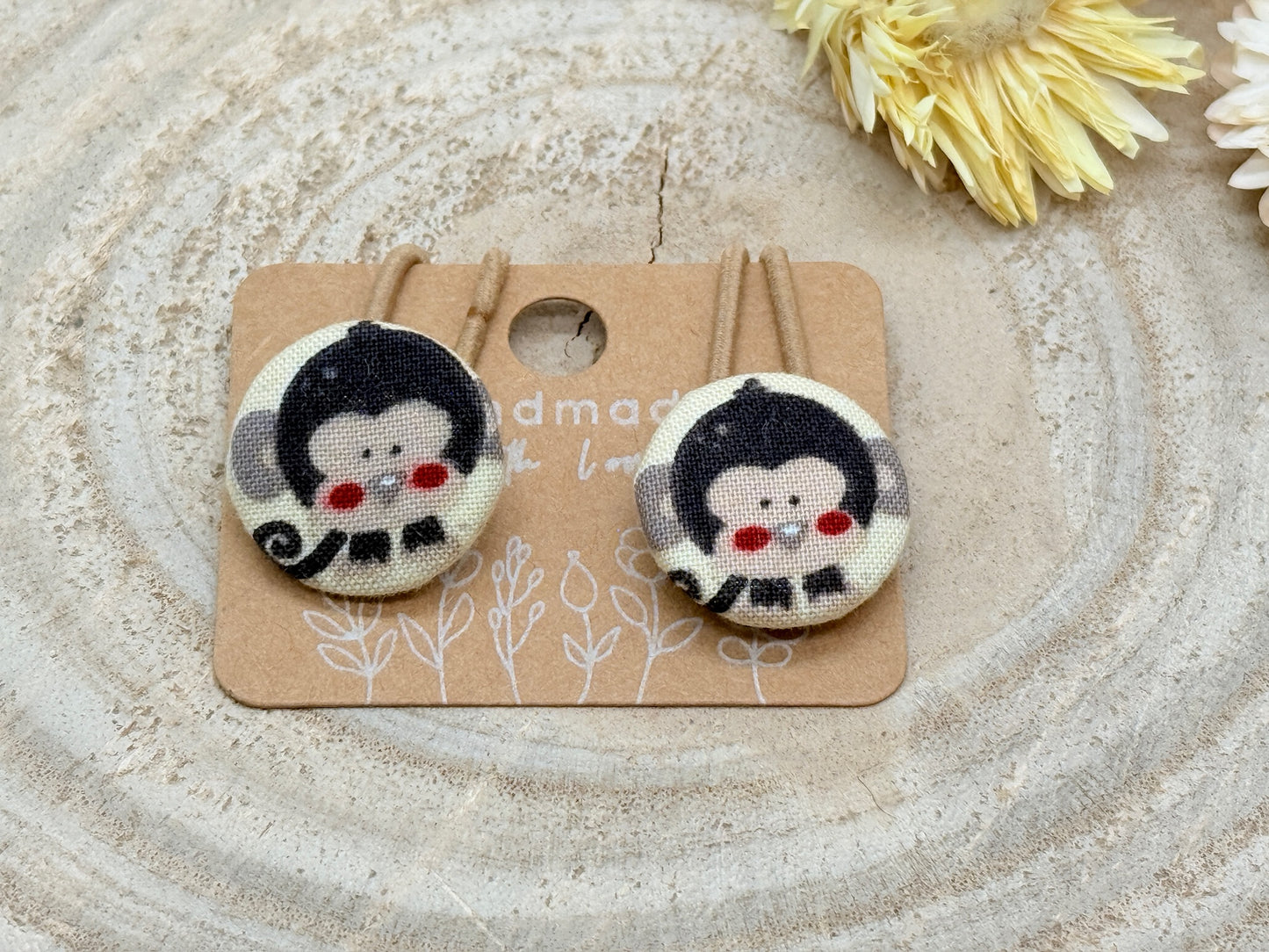 Retro Knopf Haargummi kleiner Affe beige