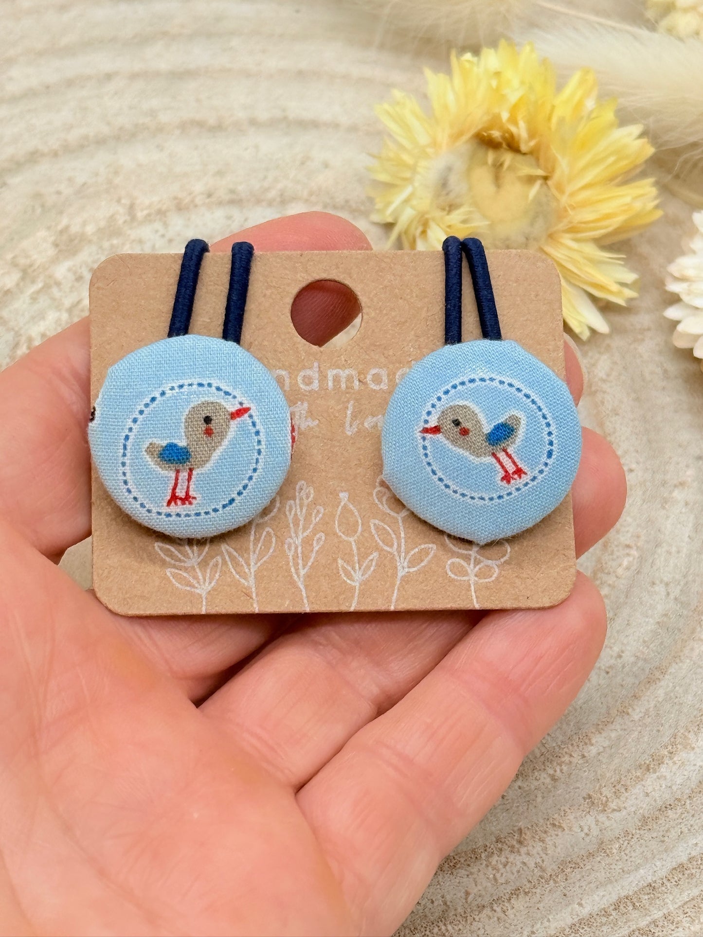 Retro Knopf Haargummi Vögel blau