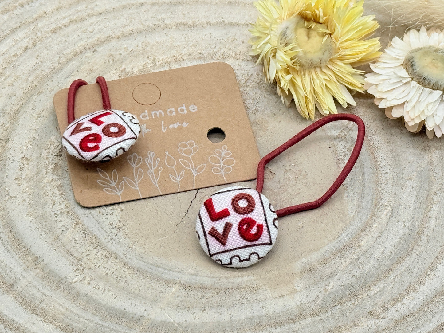Retro Knopf Haargummi Love Briefmarken