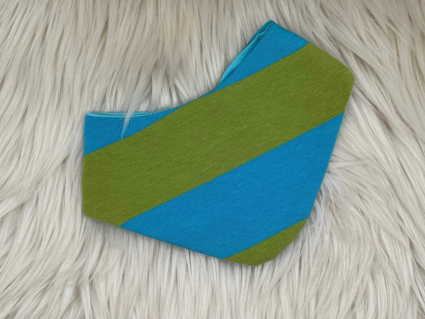 SALE Wendehalstuch Sternchen mit grün/blaue Streifen