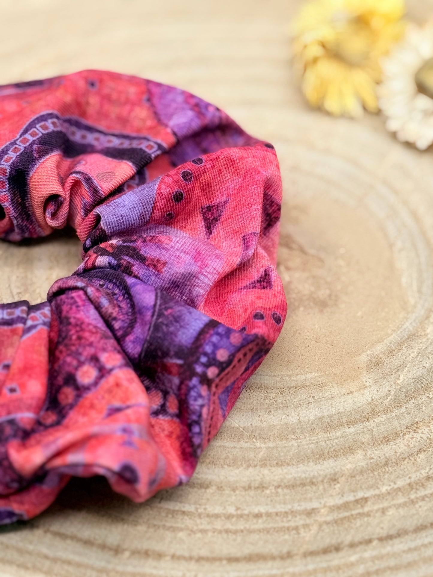 Scrunchie Haargummi elastisches Haarband Haarschmuck Batik lila