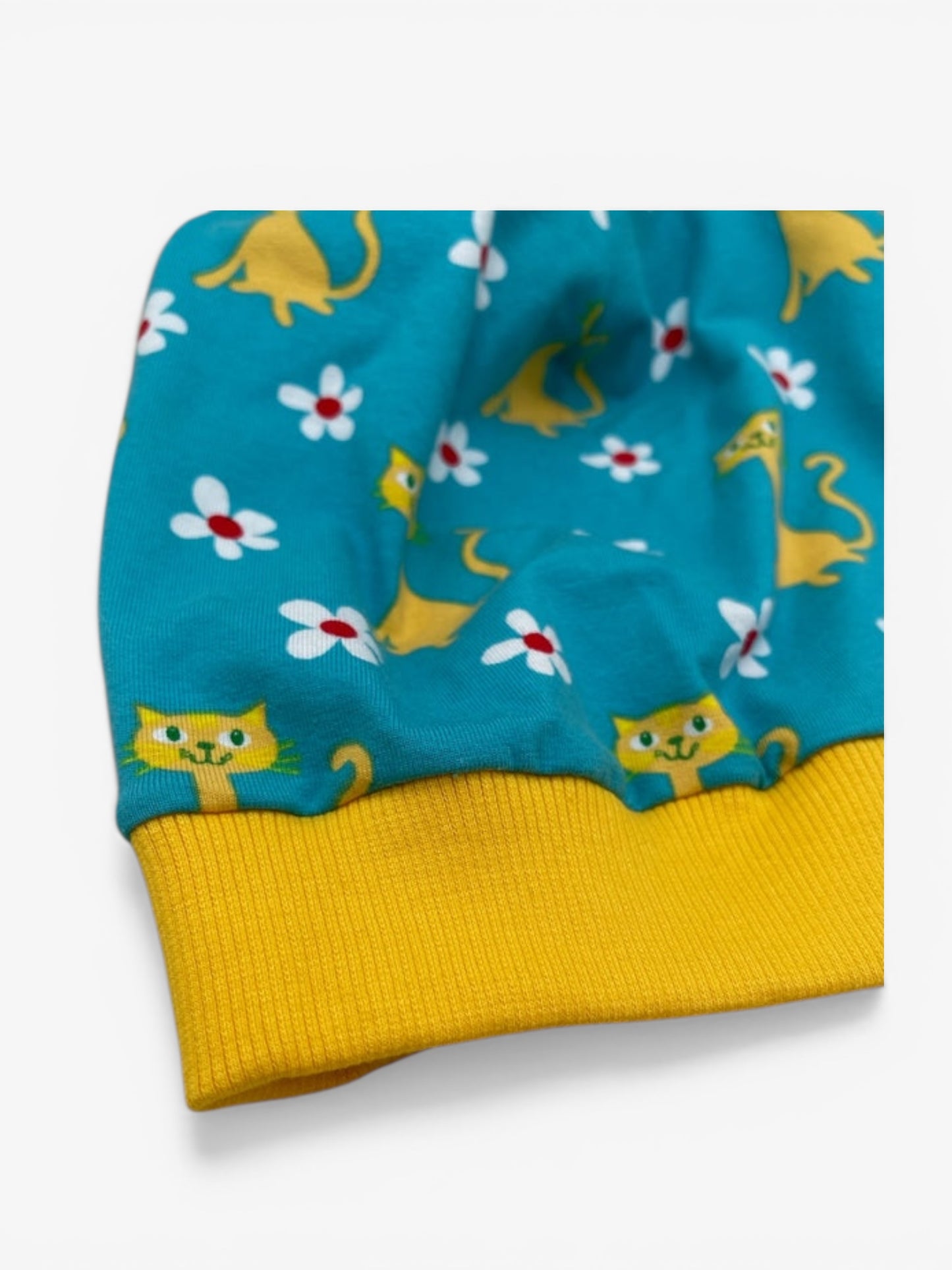 Beanie für Kinder mit Bund - Katzen Motiv auf blau