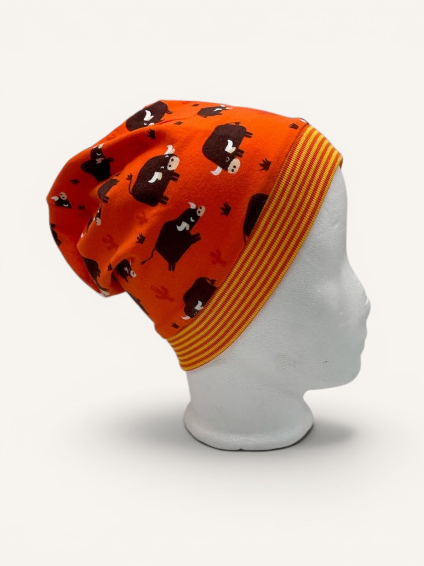 Beanie für Kinder mit Bund - Büffel Motiv auf orange