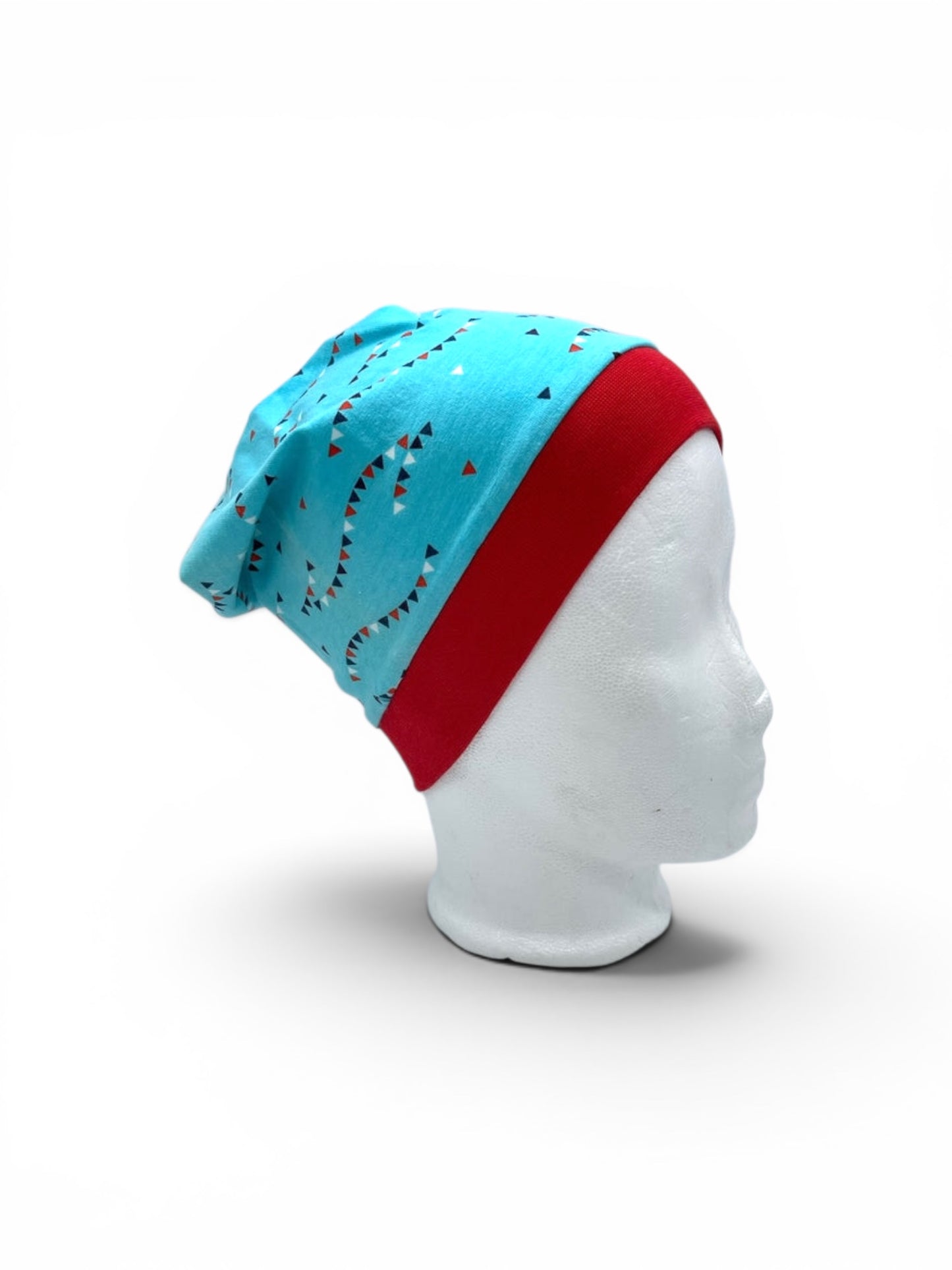 Beanie für Kinder mit Bund - Wimpelketten Motiv auf blau