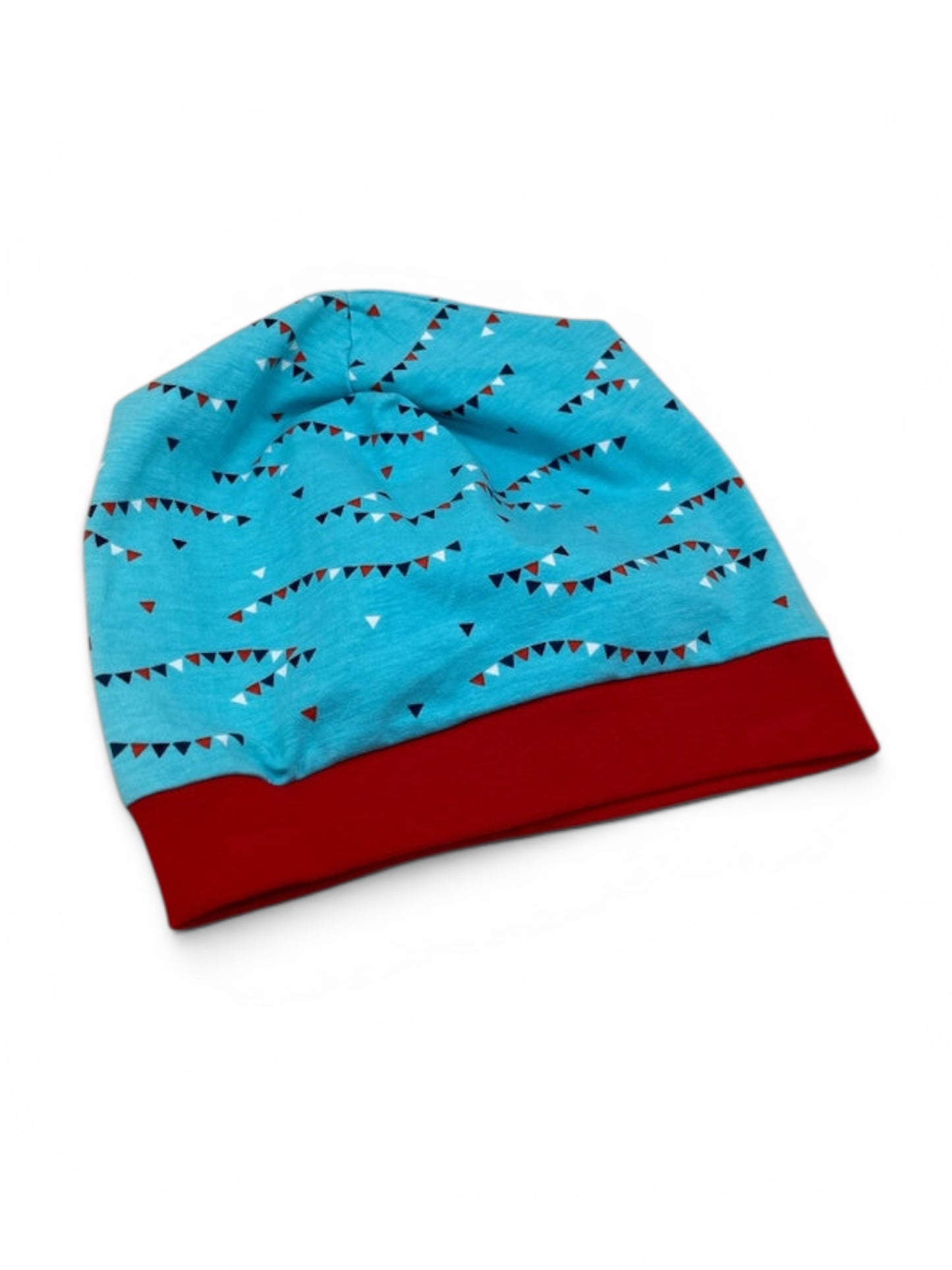 Beanie für Kinder mit Bund - Wimpelketten Motiv auf blau