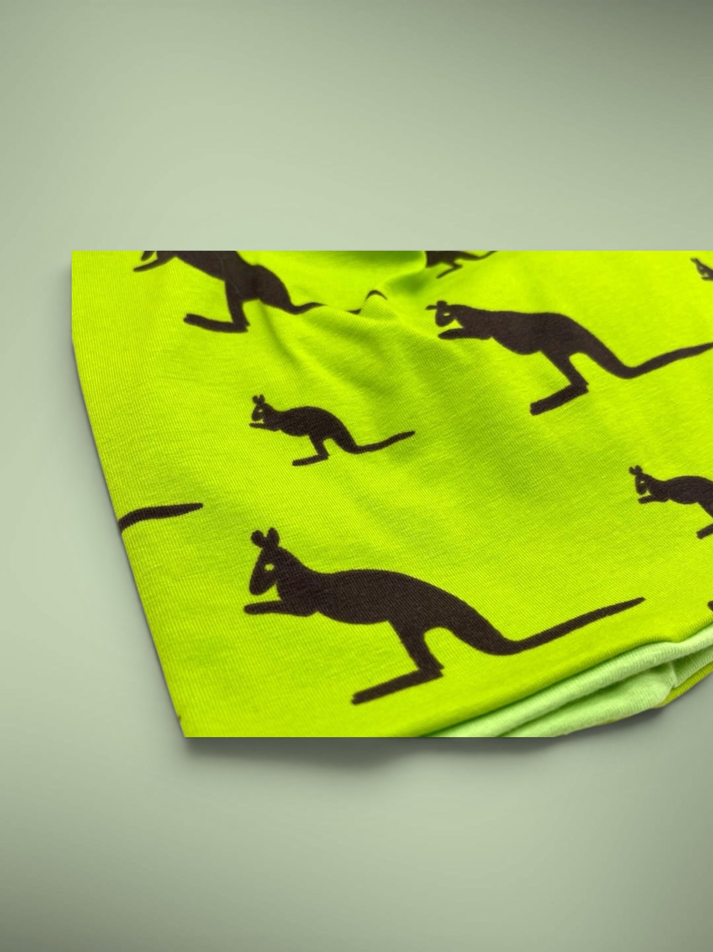 Wende-Beanie für Kinder – Känguru Design grün