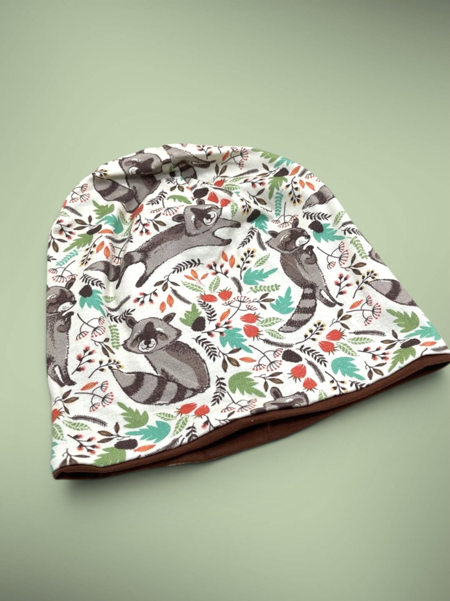 Wende-Beanie für Kinder – Waschbären Design beige