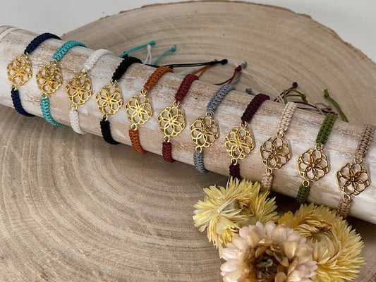 Freundschaftsarmband Makramee Schmuck Armband  Blumen Mosaik goldfarben