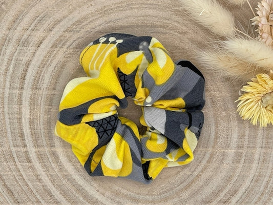 Scrunchie Haargummi Haarband grau mit gelben Blüten
