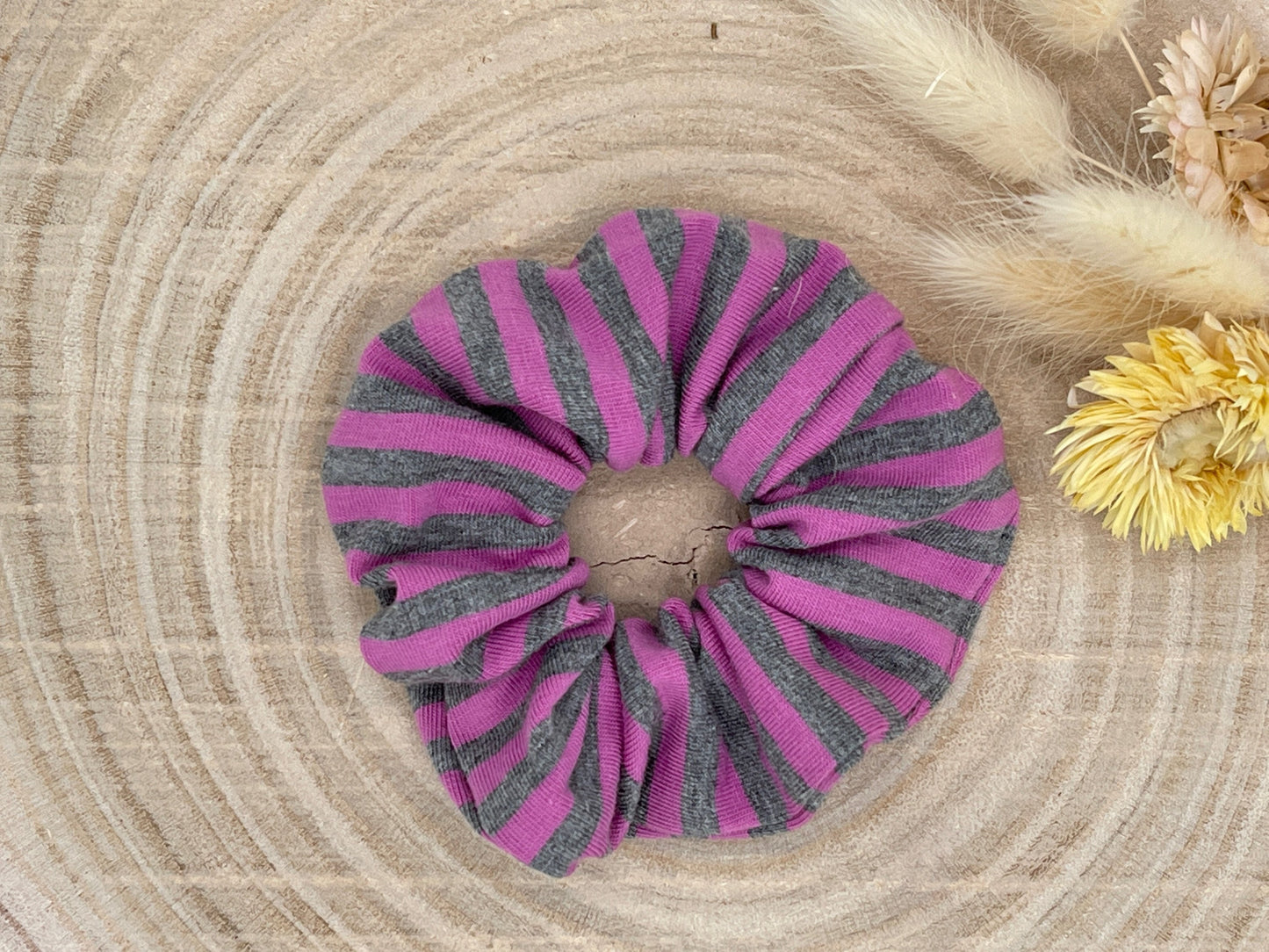 Scrunchie Haargummi elastisches Haarband Streifen lila grau für feines oder dickes Haar